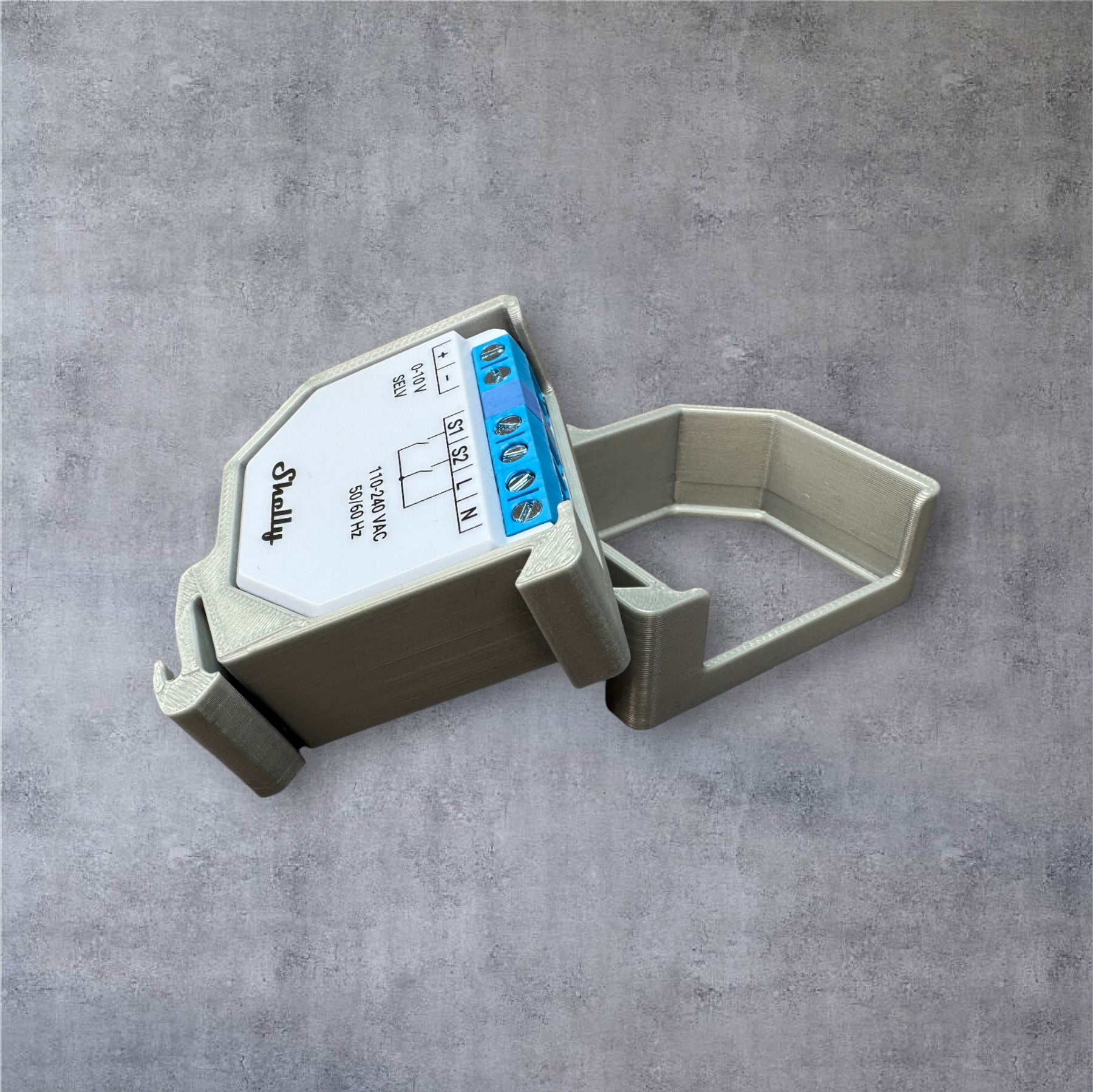 Shelly Plus 0-10V Dimmer für eine 35 mm DIN Hutschiene