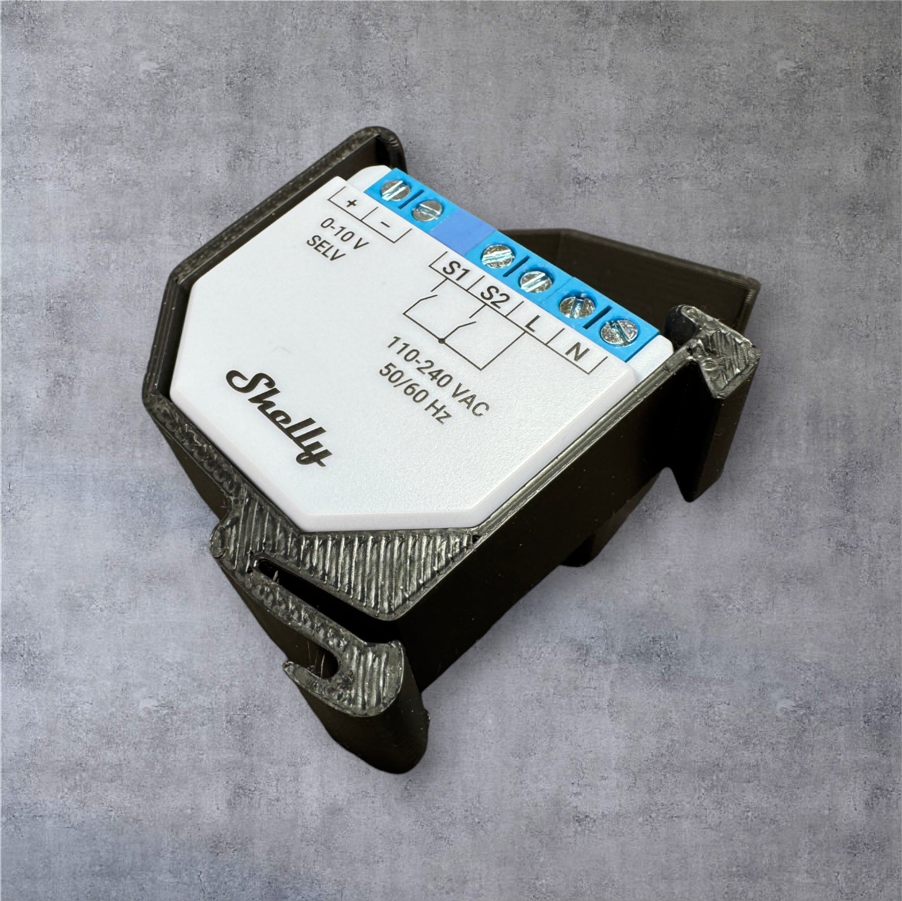 Shelly Plus 0-10V Dimmer für eine 35 mm DIN Hutschiene