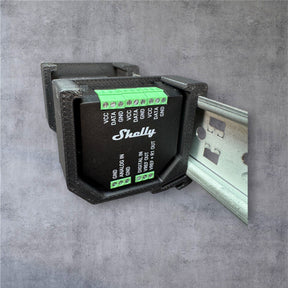 Shelly Plus Add-on für eine 35 mm DIN Hutschiene