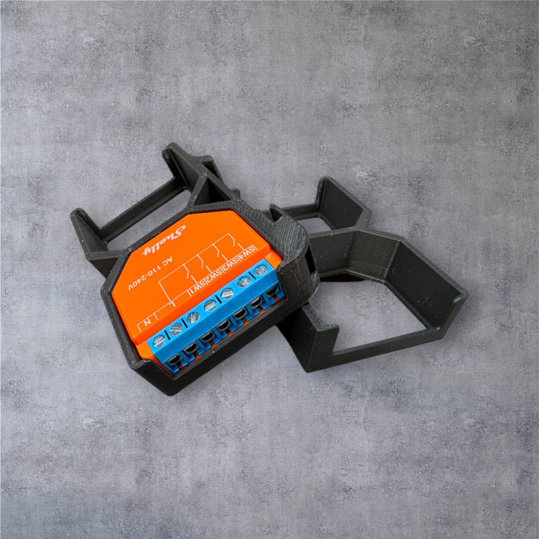 Shelly Plus i4 4 Kanal Smart WiFi ESP32 MQTT für eine 35 mm DIN Hutschiene