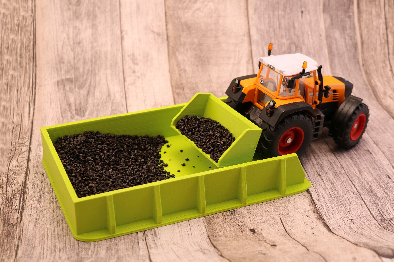 Fahrsilo 1:32 ca. 25 x 24 x 4 cm für die Landwirtschaft, Bauernhof z.B. Siku..